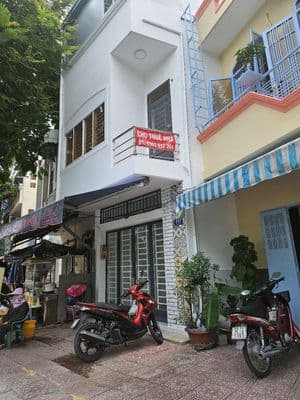 Chính chủ cho thuê nguyên căn vẻ hè 6m đc: 339 hoàng sa quận 1 6tr