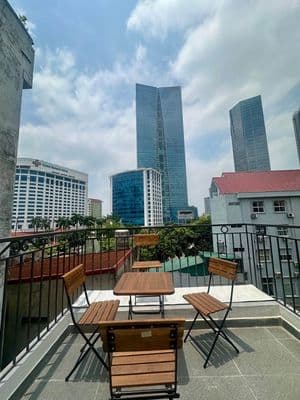 Cần gả view triệu $ giá tiền tiểu học - 6 tầng mới - 10m ra mặt phố