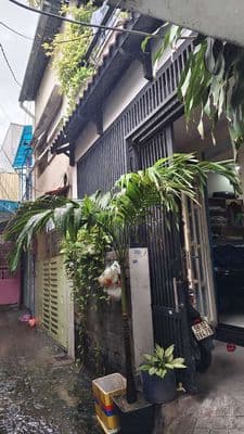 Nhà Tân Phú 30m2 giá 2.5 tỷ TL đoạn ĐH Văn Hiến , gặp cô Út
