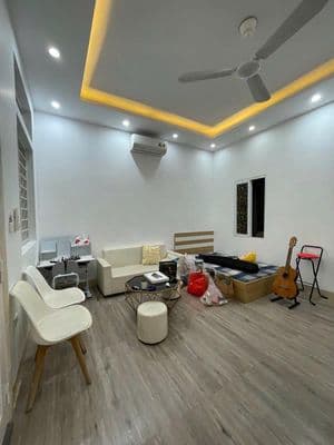 Ba đình. cho thuê căn hộ tầng 1. kinh doanh online. ô tô đỗ 24/24.