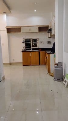 Cho Thuê khu vực trung tâm 4 tầng; 120m2; 3 PN; thoáng mát
