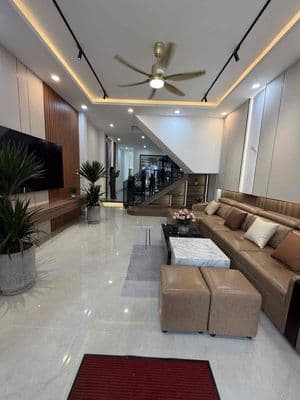 Xách Valli vào ở ngay, căn 2 tầng, sát biển Sơn Trà, ĐN DT: 4.5mx18m