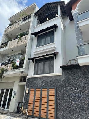 Bá.n nh.à, gần L.P.Man, nhỉnh 4 tỷ,HXH,20m2 , 5 tầng,Q7