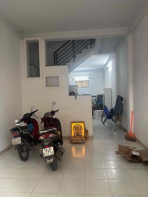 Cho thuê nhà lầu 2pn, 2wc giá 6tr/tháng