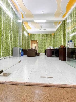 Giá rẻ bèo- cho thuê nhà mặt tiền- 3 tầng-5x20m- khu tên lửa- 16tr