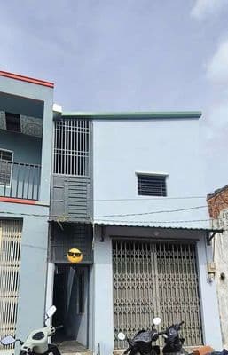 6triệu 2pn1wc ,dt: 24m2 -3x8 đường trưocs nhà 13 m đỗ xe thoả mái