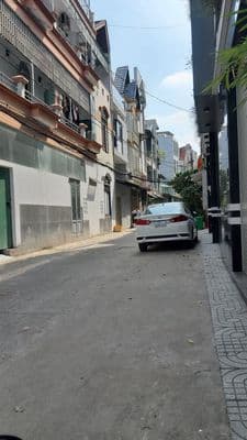 Nhà Ôtô Ngủ Trong Nhà, Gần Chợ Phạm Văn Bạch, 5 Tầng, 4x16M, Thang Máy