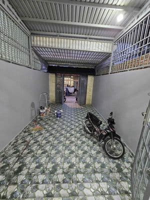 Cho Thuê Nhà 64m2 2pn2wc Sân đậu Xe Hơi 4C Đường 32 gần PVĐ