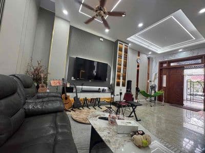 cho thuê gấp nhà biệt thự đường oto ngã 4 ga ngay cao đẳng điện lực