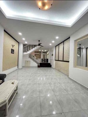 Nhà 1 Trệt 3 Lầu 4PN 5x18m Mặt Tiền Đường Số KDC Phạm Hữu Lầu Quận 7