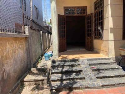 Bán đất tặng nhà diện tích khủng