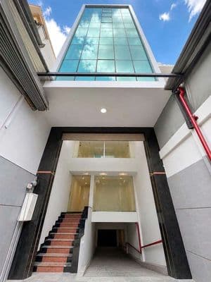cho thuê nhà mới mặt tiền Trường sơn, p2. khu sân bay