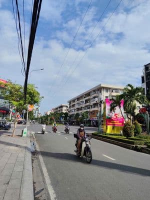 nhà chính chủ hiếm có ,khó tìm ,lâu mới thấy ,mặt tiền phan xích long