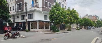 Bán Biệt thự 100m2 Trần Quốc Hoàn, Kinh doanh, Ô tô tránh