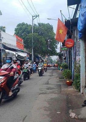 Mặt tiền Nguyễn Thị Chạy, Dĩ An, kinh doanh sầm uất