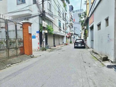 Bán nhà Thạch Bàn, ô tô đỗ cổng, hơn 6 tỷ