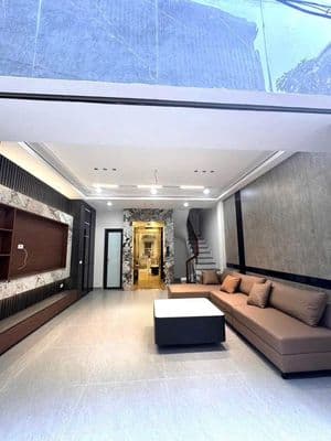 Nhà phố 6 tầng thang máy full nội thất, Long Biên, 10.x tỷ