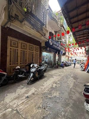 Cho thuê nhà 30m2, 4 tầng, ô tô đỗ cửa, Thành Công, Ba Đình