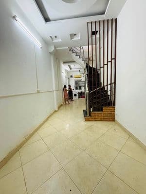 Cho thuê nhà nguyên căn Lạc Long Quân - Tây Hồ