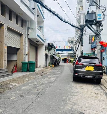 Nhà Hoàng Bật Đạt, Tân Bình, 4x18m, 4 tầng, hơn 8 tỷ