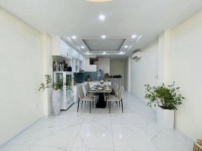 Nhà 40m² 5 tầng Nơ Trang Long, 9.3 tỷ