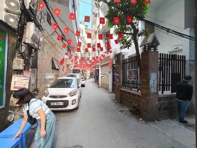 Bán nhà Hoàng Ngân, 45m2, full đồ, ô tô tránh