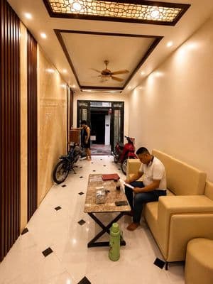 Bán nhà Thạch Bàn, 37m2, 5 tầng, ô tô đỗ cửa