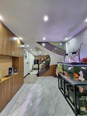 Nhà Đội Cấn 43m2 5 Tầng gần trường, chợ