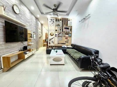 Bán nhà 45m² Cổ Linh, Long Biên, gần AEON, 8.3 tỷ