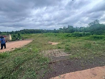 Bán nhanh lô góc 2 mặt tiền đường nhựa, đối diện KCN Xuân Quế