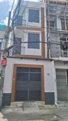 Nhà 3 tầng 2 mặt hẻm LẠC LONG QUÂN , F10 . dt 4,2x13. hẻm trước nhà 5m