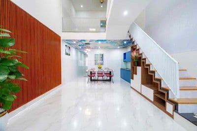 cho thuê nhà sân vườn 105m2 3pn/3wc đường điện biên phủ