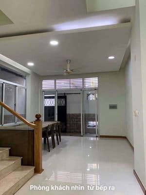 Nhà giá rẻ ngay etown tân bình