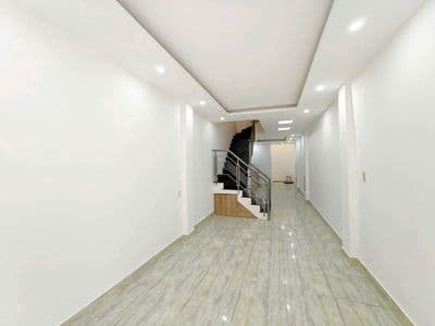 NGUYÊN CĂN, 4 15m, 2PN 2WC 1 máy lạnh, có sân