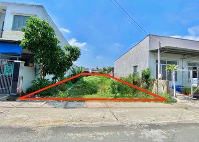 Đất Thị Trấn Củ Chi , 124m2( thổ cư) Giá 700 triệu , sổ hồng riêng