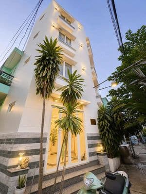 nhà nc mới đẹp tr 3 lầu sth 3pn 4vs XVNT p26 Q.Bình Thạnh