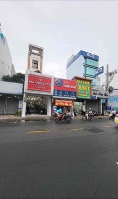 Mặt tiền số 1063 CMT8, Phường 7. DT: 4x20m - Trệt + 1,5 Lầu = 21 tr/th