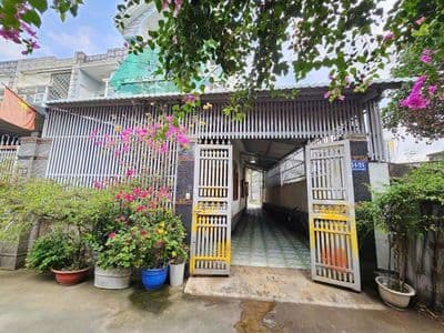 nhà lầu gần làng đại học quốc gia giá 12 triệu