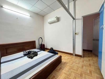 Nhà hẻm 6m Thạch Lam 1 lầu 4x17.5m giá 13 triệu