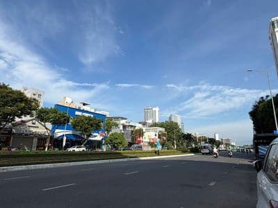 Cho thuê lô đất 2 mặt tiền đường phạm văn đồng