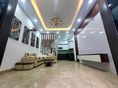 Ô tô đỗ cổng phố Vĩnh Hưng 44m2 x4T giá nhỉnh 7 tỷ sổ CC có TL 2 thoán