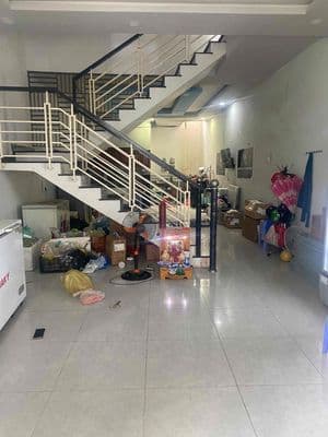 cho thuê nhà 1 trệt 1 lầu đường quách điêu sạch sẽ hẻm xe hơi giá rẻ