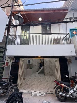 Nhà hẻm xe hơi vô được , nhà mới xây , đi bộ 20m là tới nhà