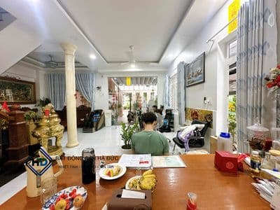 Mặt bằng tầng trệt 100m gần trung tâm UBND Quận 12