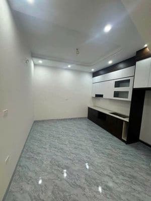 Diện tích rộng, nhà đẹp ở luôn. nội thất cơ bản.