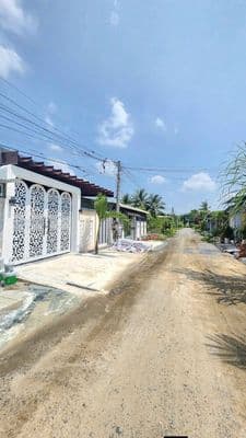 Bán căn nhà mới Keng ở 1/ Đ. BaSa - Phước Hiệp DT:105m2 SHR giá 720tr
