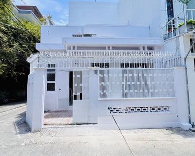 Cho thuê nhà ở kinh doanh 2 tầng khu phố tây giá 18 triệu/tháng
