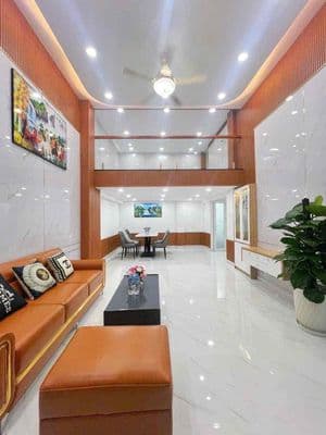 nhà cần ba
