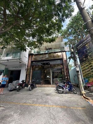 Mặt bằng showorr 116 Nguyễn Cư Trinh, Q1. Dt: 6,5x12m. Giá: 75tr