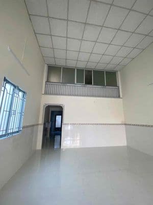 nhà góc 2MT KD sầm uất ngay chợ 5x16 gác lửng 2pn vỉa hè rộng rãi